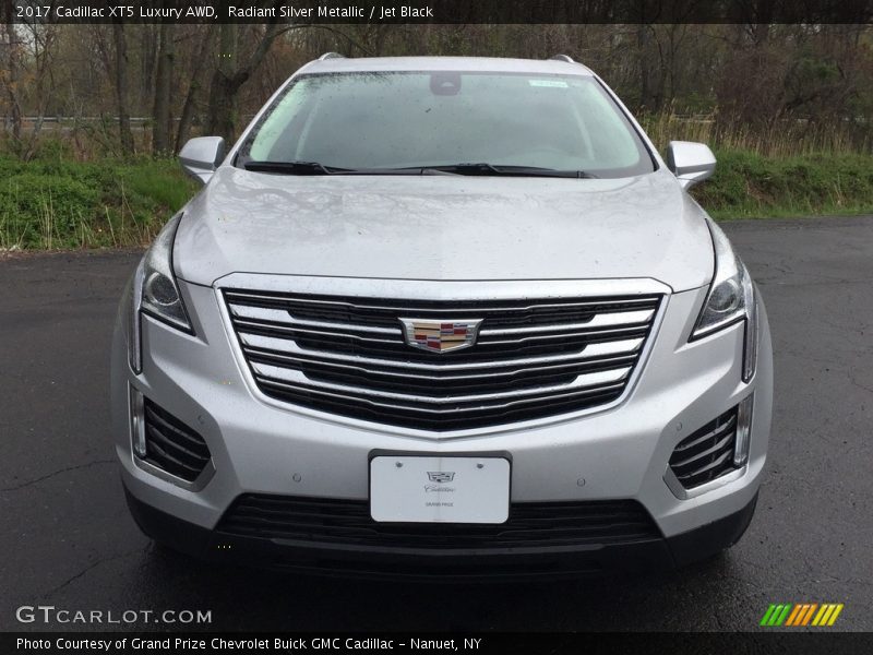Radiant Silver Metallic / Jet Black 2017 Cadillac XT5 Luxury AWD