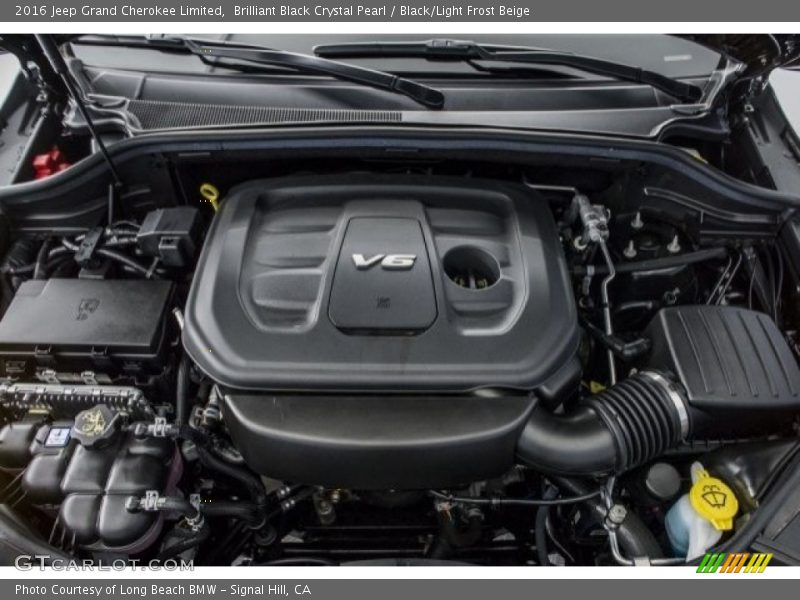 Brilliant Black Crystal Pearl / Black/Light Frost Beige 2016 Jeep Grand Cherokee Limited