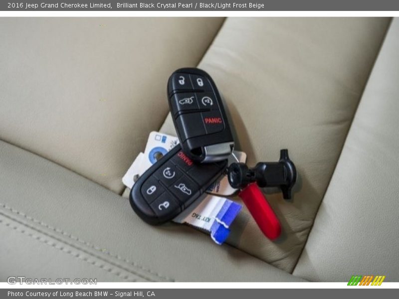 Brilliant Black Crystal Pearl / Black/Light Frost Beige 2016 Jeep Grand Cherokee Limited