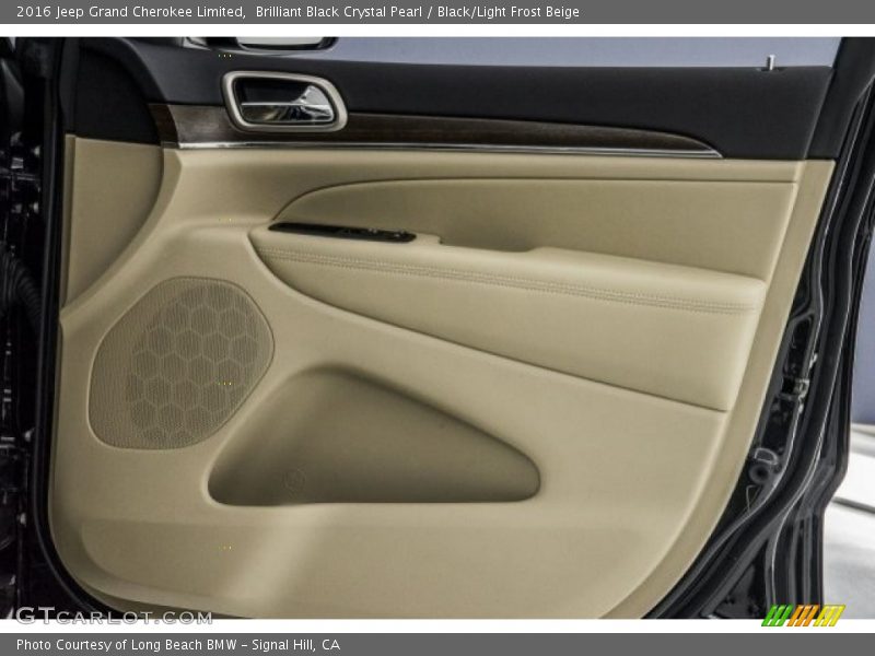 Brilliant Black Crystal Pearl / Black/Light Frost Beige 2016 Jeep Grand Cherokee Limited