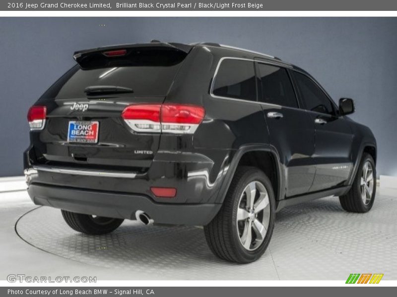 Brilliant Black Crystal Pearl / Black/Light Frost Beige 2016 Jeep Grand Cherokee Limited