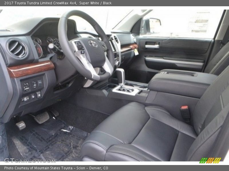 Super White / Black 2017 Toyota Tundra Limited CrewMax 4x4