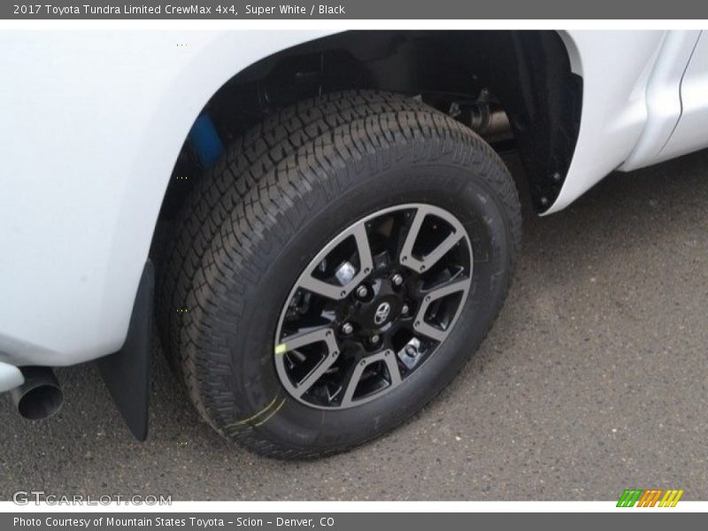 Super White / Black 2017 Toyota Tundra Limited CrewMax 4x4