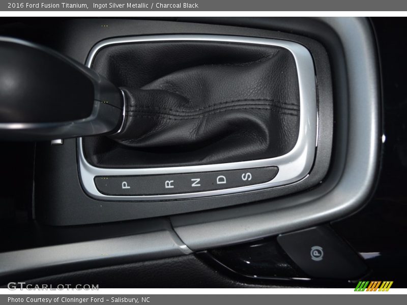 Ingot Silver Metallic / Charcoal Black 2016 Ford Fusion Titanium