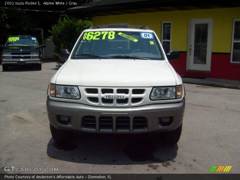 Alpine White / Gray 2001 Isuzu Rodeo S