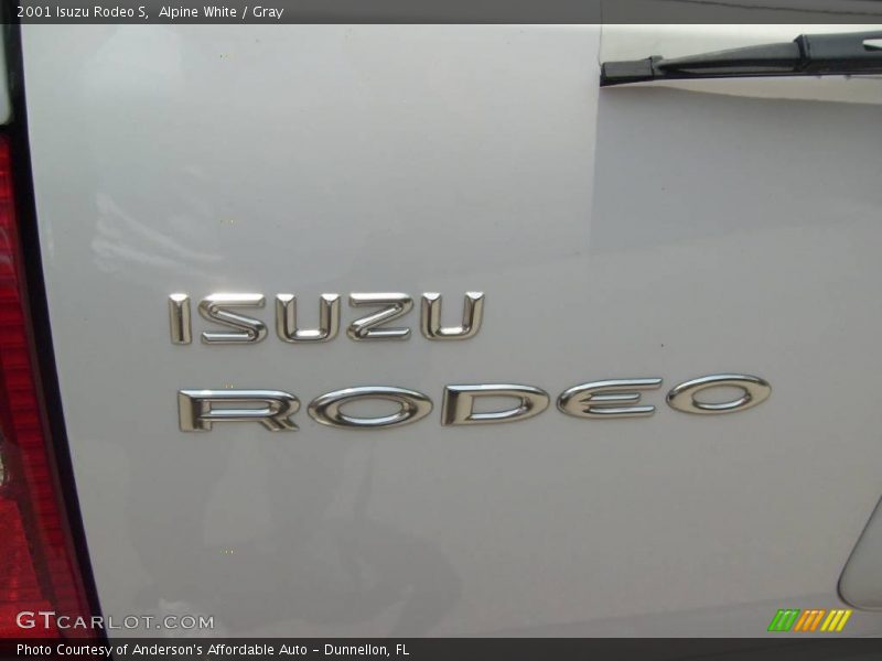Alpine White / Gray 2001 Isuzu Rodeo S
