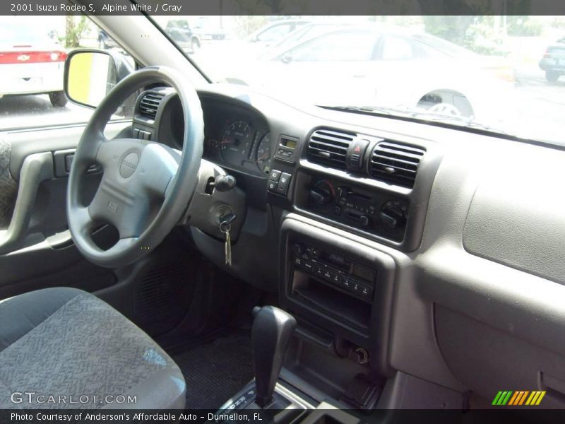 Alpine White / Gray 2001 Isuzu Rodeo S