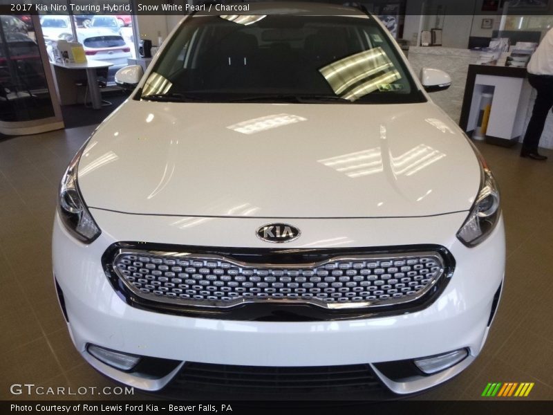 Snow White Pearl / Charcoal 2017 Kia Niro Touring Hybrid