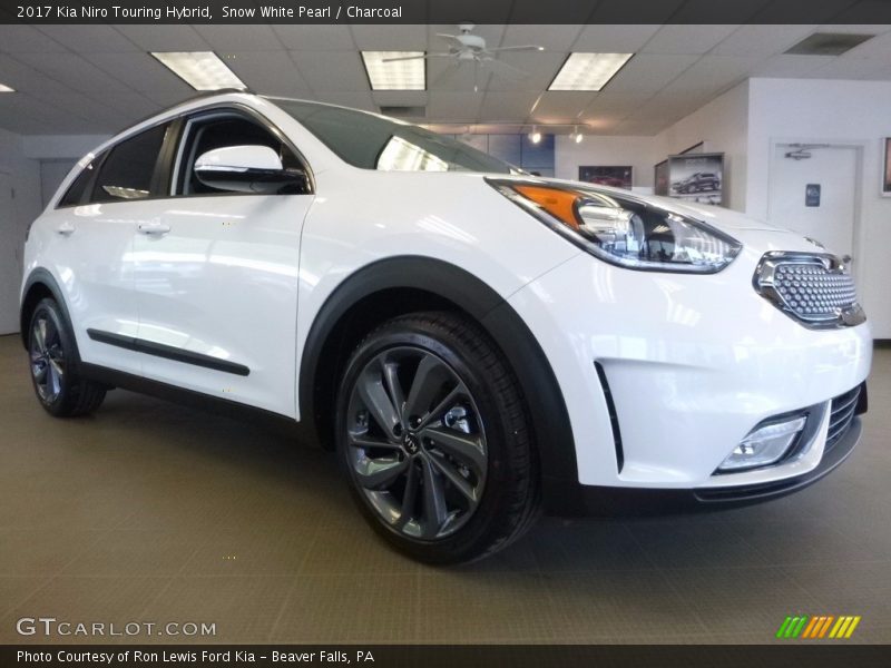  2017 Niro Touring Hybrid Snow White Pearl