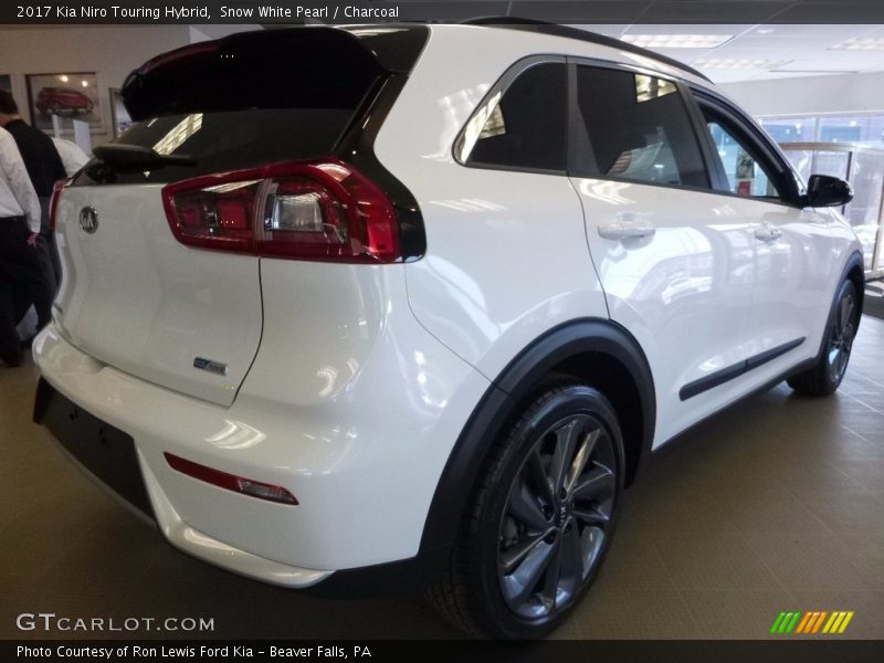 Snow White Pearl / Charcoal 2017 Kia Niro Touring Hybrid