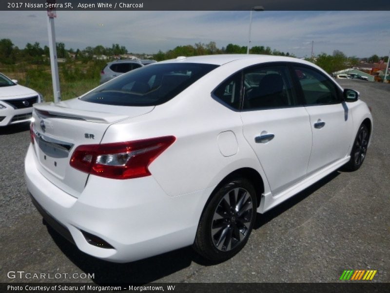 Aspen White / Charcoal 2017 Nissan Sentra SR