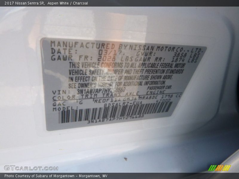 Aspen White / Charcoal 2017 Nissan Sentra SR