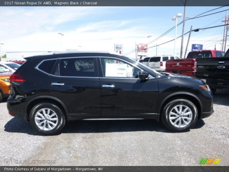 Magnetic Black / Charcoal 2017 Nissan Rogue SV AWD