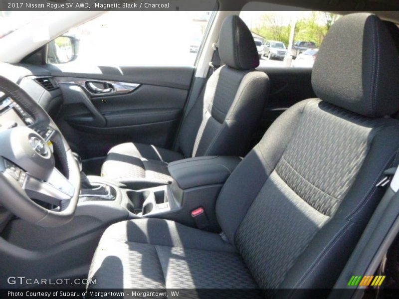 Magnetic Black / Charcoal 2017 Nissan Rogue SV AWD