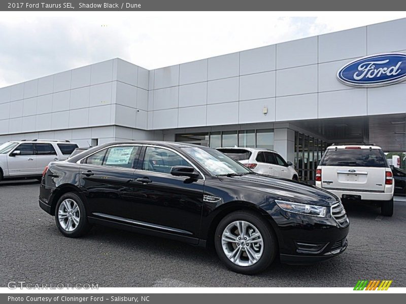 Shadow Black / Dune 2017 Ford Taurus SEL