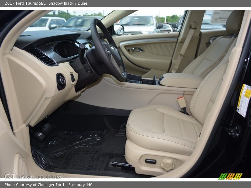  2017 Taurus SEL Dune Interior