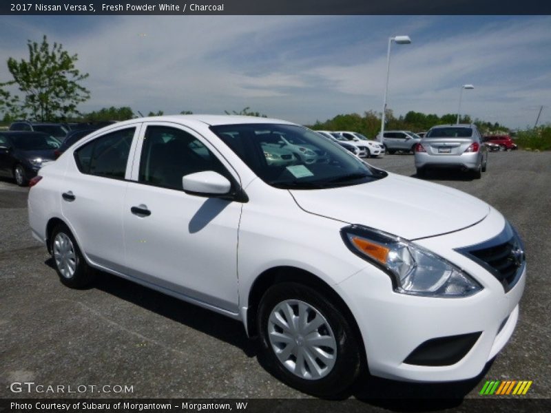 Front 3/4 View of 2017 Versa S