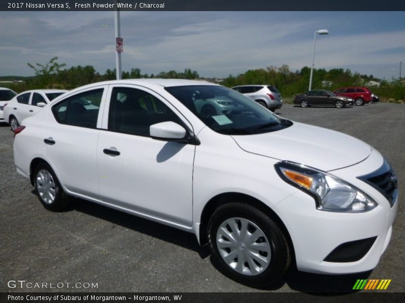 Front 3/4 View of 2017 Versa S