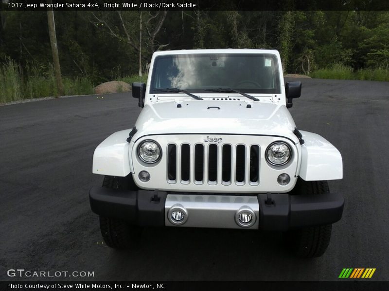 Bright White / Black/Dark Saddle 2017 Jeep Wrangler Sahara 4x4