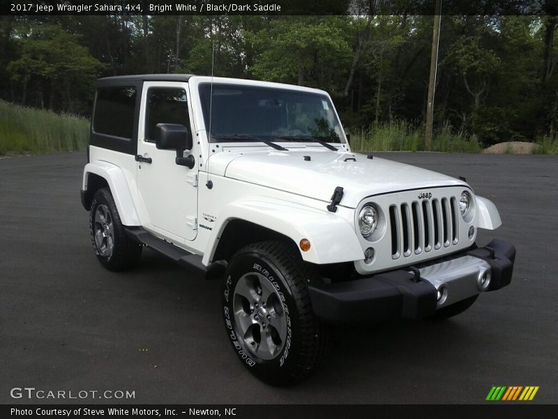 Bright White / Black/Dark Saddle 2017 Jeep Wrangler Sahara 4x4