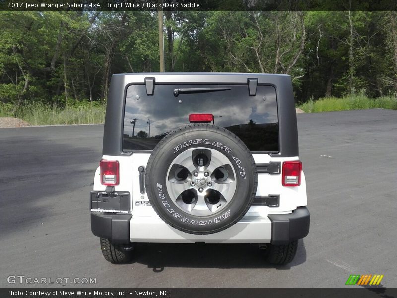 Bright White / Black/Dark Saddle 2017 Jeep Wrangler Sahara 4x4