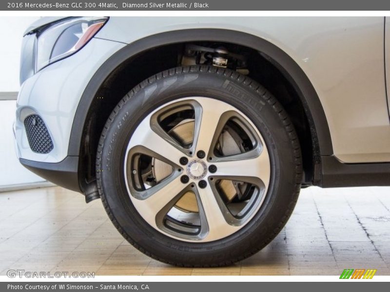 Diamond Silver Metallic / Black 2016 Mercedes-Benz GLC 300 4Matic