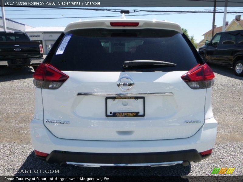 Glacier White / Charcoal 2017 Nissan Rogue SV AWD