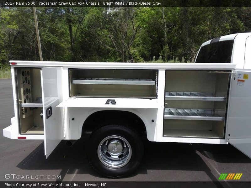 Bright White / Black/Diesel Gray 2017 Ram 3500 Tradesman Crew Cab 4x4 Chassis