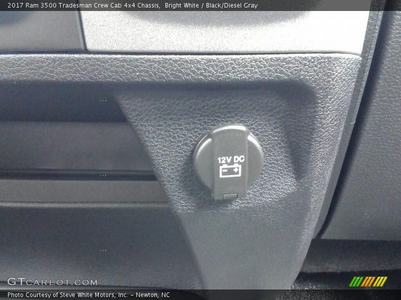 Bright White / Black/Diesel Gray 2017 Ram 3500 Tradesman Crew Cab 4x4 Chassis