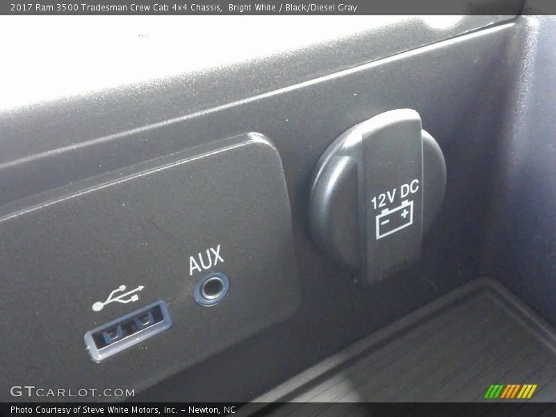 Bright White / Black/Diesel Gray 2017 Ram 3500 Tradesman Crew Cab 4x4 Chassis