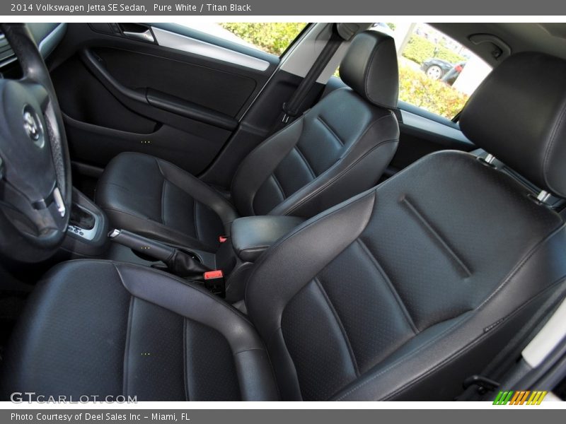 Pure White / Titan Black 2014 Volkswagen Jetta SE Sedan