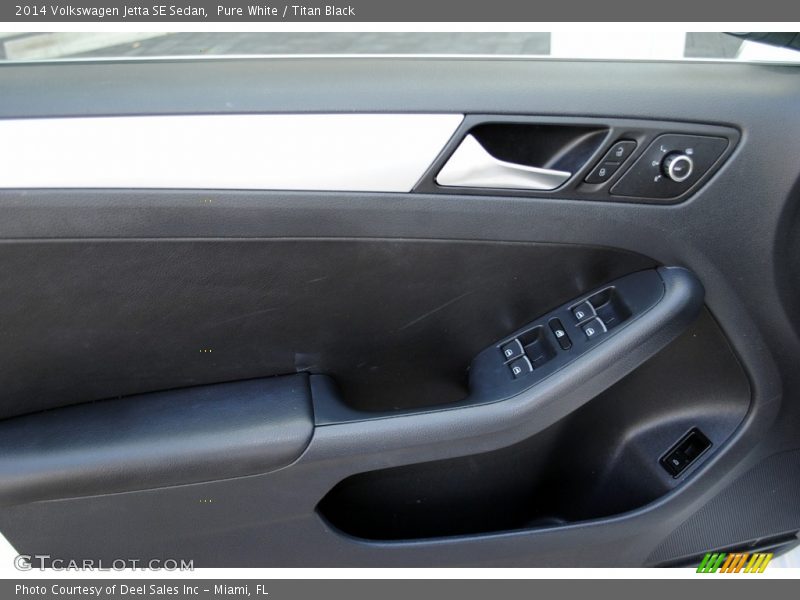 Pure White / Titan Black 2014 Volkswagen Jetta SE Sedan