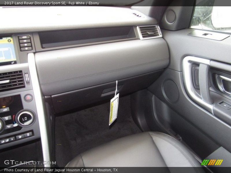 Fuji White / Ebony 2017 Land Rover Discovery Sport SE