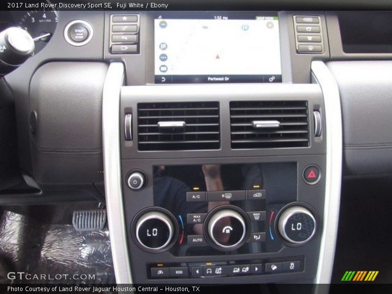 Fuji White / Ebony 2017 Land Rover Discovery Sport SE