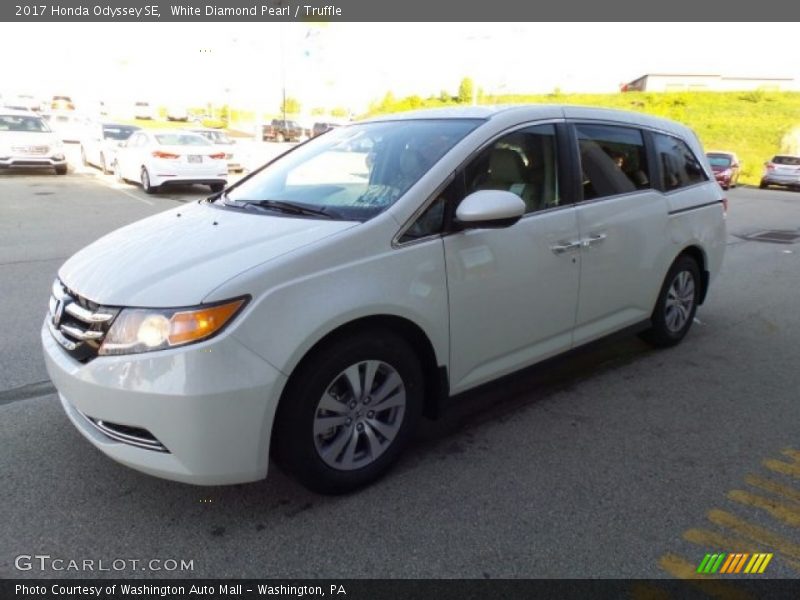 Front 3/4 View of 2017 Odyssey SE