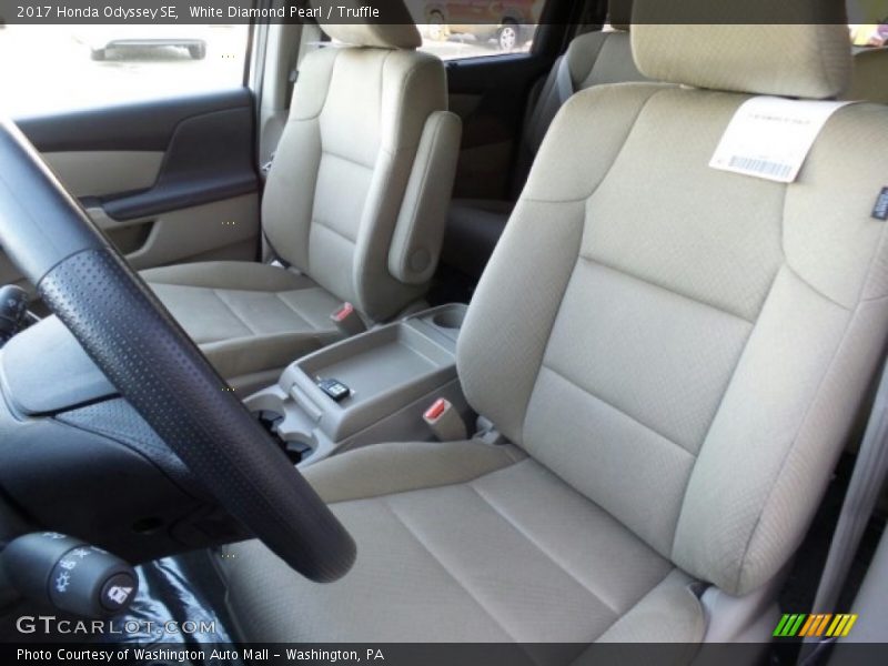 White Diamond Pearl / Truffle 2017 Honda Odyssey SE