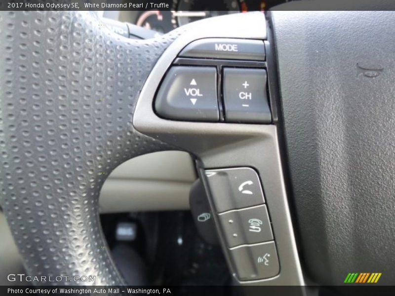 White Diamond Pearl / Truffle 2017 Honda Odyssey SE