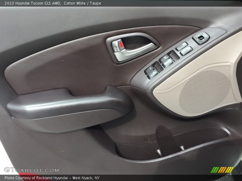 Cotton White / Taupe 2013 Hyundai Tucson GLS AWD