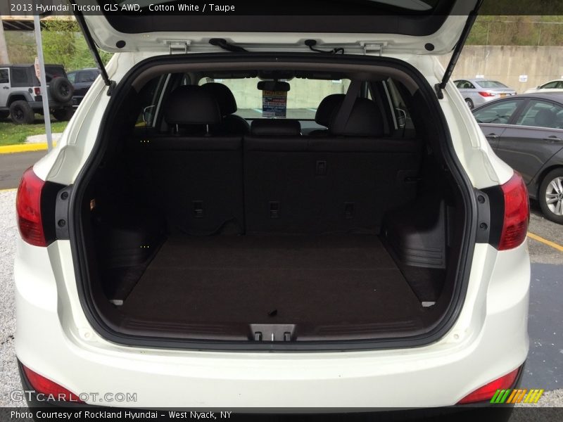Cotton White / Taupe 2013 Hyundai Tucson GLS AWD