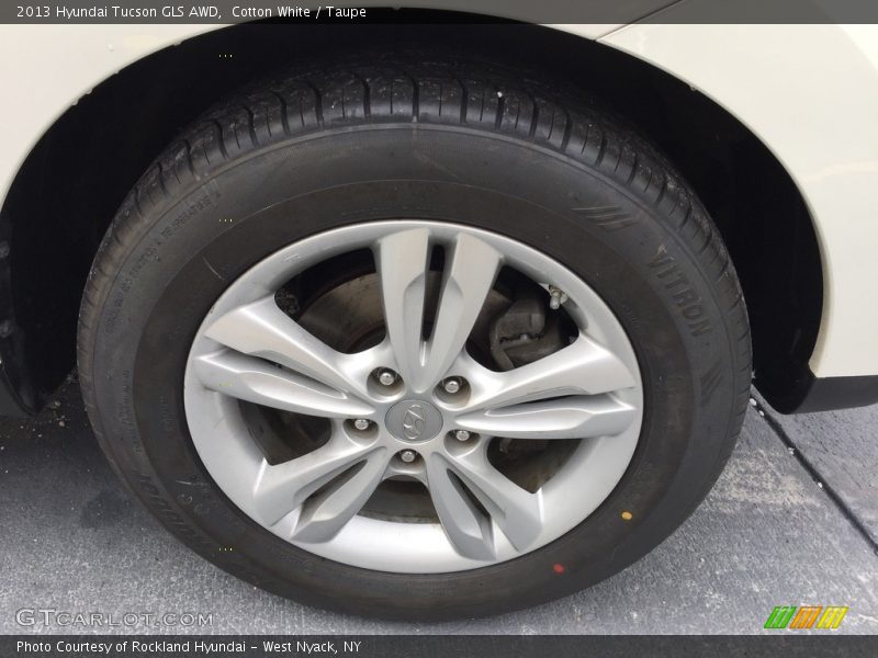 Cotton White / Taupe 2013 Hyundai Tucson GLS AWD