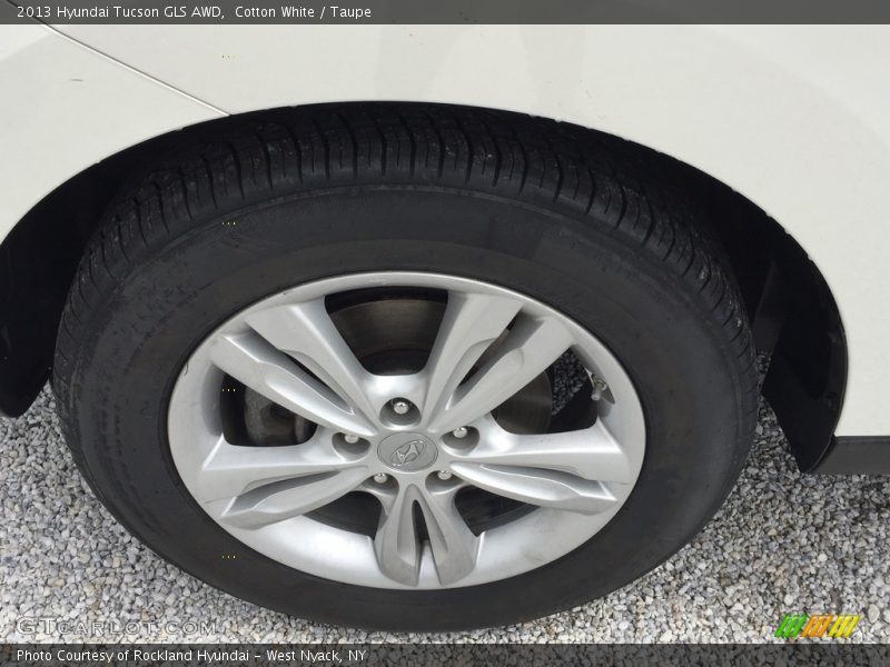 Cotton White / Taupe 2013 Hyundai Tucson GLS AWD