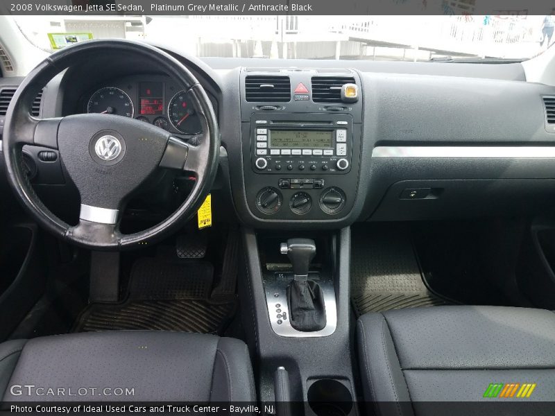 Platinum Grey Metallic / Anthracite Black 2008 Volkswagen Jetta SE Sedan
