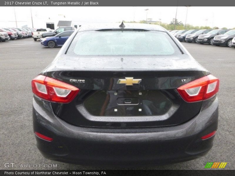 Tungsten Metallic / Jet Black 2017 Chevrolet Cruze LT