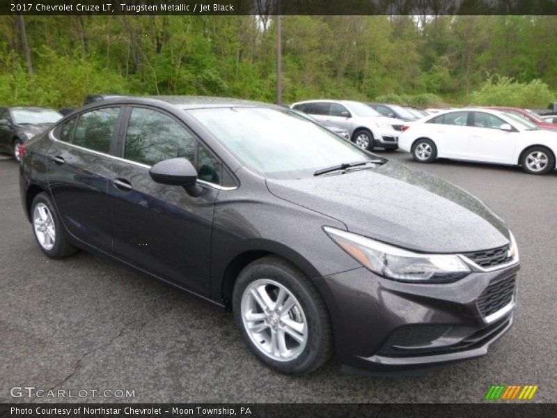 Tungsten Metallic / Jet Black 2017 Chevrolet Cruze LT