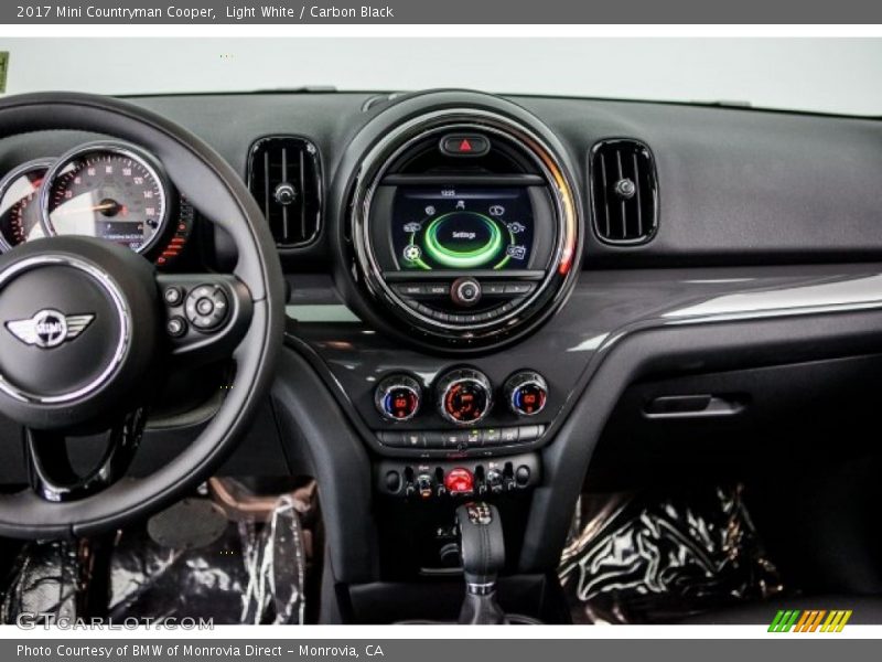 Light White / Carbon Black 2017 Mini Countryman Cooper
