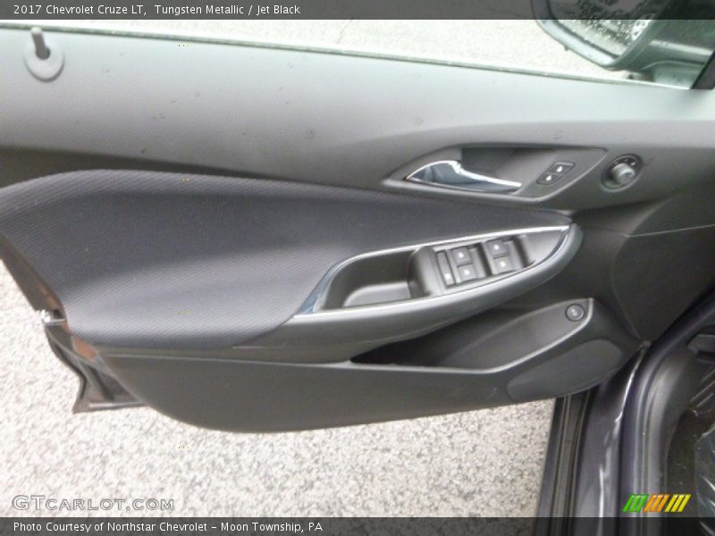 Tungsten Metallic / Jet Black 2017 Chevrolet Cruze LT