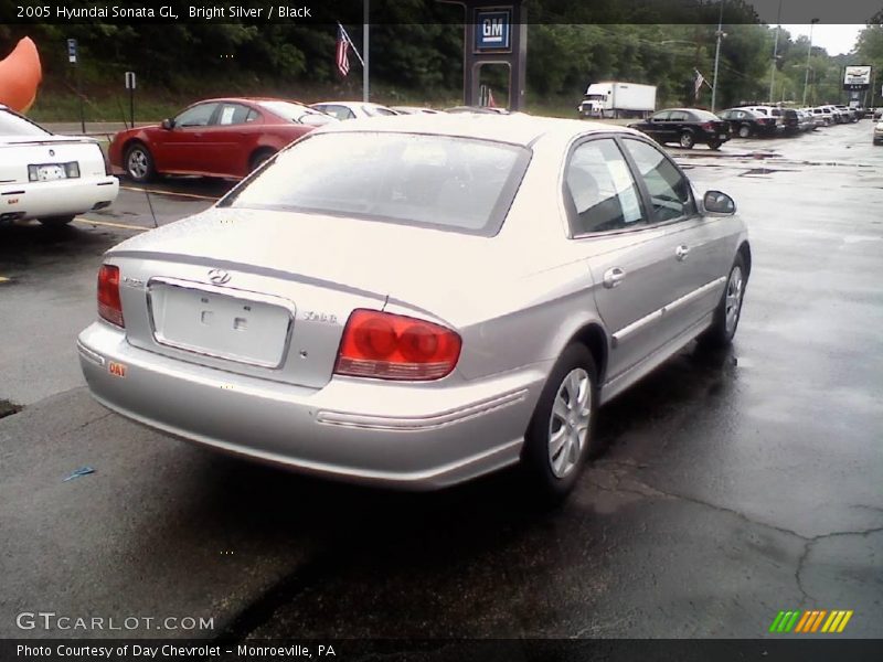 Bright Silver / Black 2005 Hyundai Sonata GL