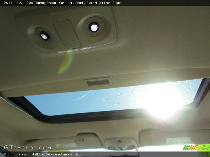Cashmere Pearl / Black/Light Frost Beige 2014 Chrysler 200 Touring Sedan