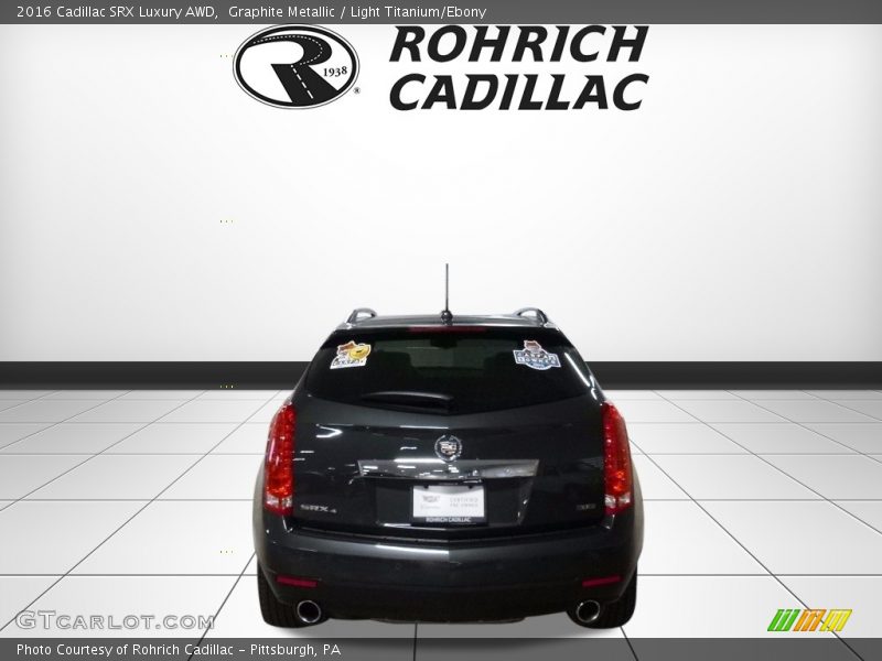 Graphite Metallic / Light Titanium/Ebony 2016 Cadillac SRX Luxury AWD