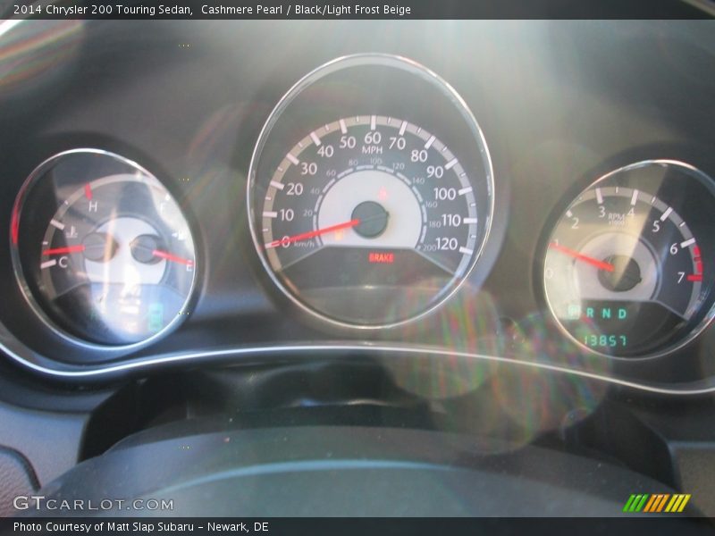 Cashmere Pearl / Black/Light Frost Beige 2014 Chrysler 200 Touring Sedan